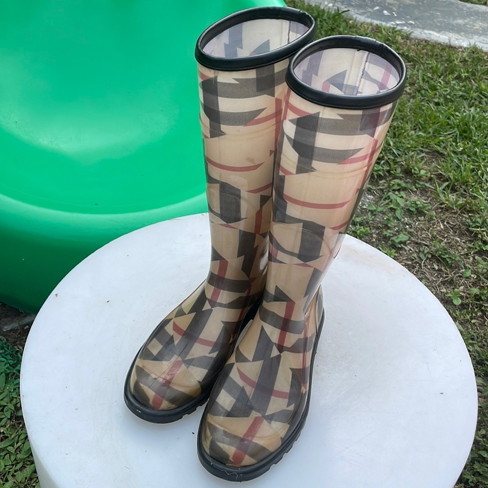 Burberry rain boots